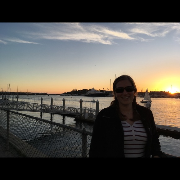 Meet your Posher, Jennifer - Picture 1 of 1